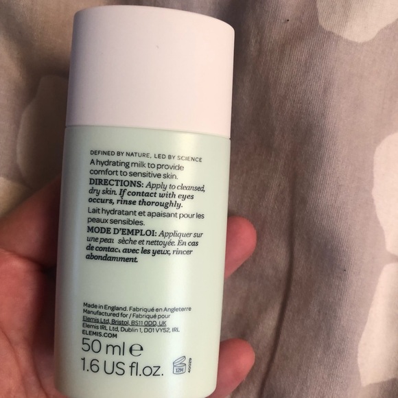 Elemis sensitive soothing milk 50ml light weight moisturizer - Picture 5 of 6